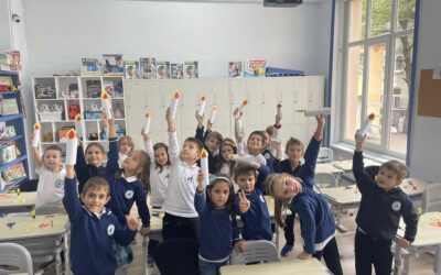 Месец на будителите 2025г. – учениците от ПЧМГ и по-малките от ЧНУ “Архимед” четоха свои любими книжки